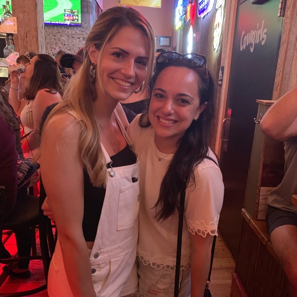 Meet your Posher, Gina - Picture 2 of 3